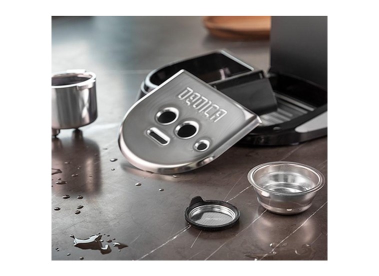 Μηχανή Espresso DeLonghi EC685.BK DEDICA Μηχανή Espresso DeLonghi EC685.BK DEDICA