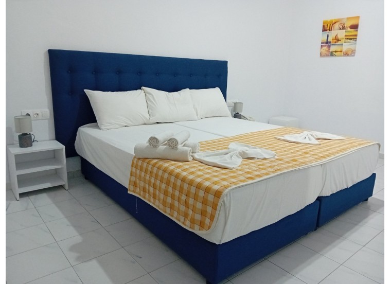 Royal Blue & Island White Royal Blue & Island White
